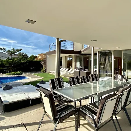 Almadrava Stunning 5bedroom With Air-conditioning & Private Swimming Pool Villa
